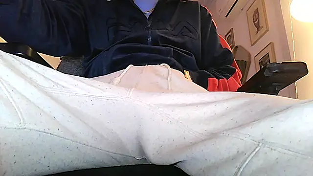 Snapshot of Bigone_uncut chatting on February 23, 5:21 pm Bigone uncut online show from February 23, 5:21 pm