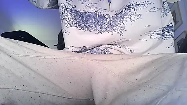 Snapshot of Bigone_uncut chatting on March 5, 7:32 pm Bigone uncut online show from March 5, 7:32 pm