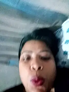 Snapshot of Queen_suman chatting on December 2, 2:41 pm Queen suman online show from December 2, 2:41 pm