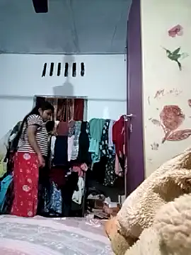 Snapshot of Queen_suman chatting on December 3, 8:05 am Queen suman online show from December 3, 8:05 am