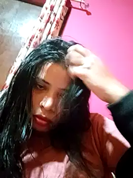 Snapshot of Queen_suman chatting on December 4, 10:35 am Queen suman online show from December 4, 10:35 am