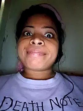 Snapshot of Queen_suman chatting on December 6, 6:15 am Queen suman online show from December 6, 6:15 am