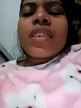 Snapshot of Queen_suman chatting on December 14, 12:12 pm Queen suman online show from December 14, 12:12 pm