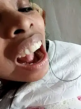 Snapshot of Queen_suman chatting on January 4, 1:10 pm Queen suman online show from January 4, 1:10 pm