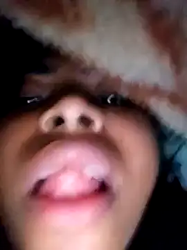 Snapshot of Queen_suman chatting on February 18, 1:32 am Queen suman online show from February 18, 1:32 am