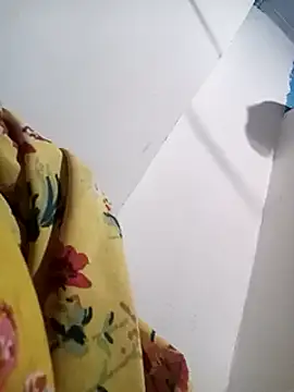 Snapshot of Queen_suman chatting on March 2, 6:27 am Queen suman online show from March 2, 6:27 am