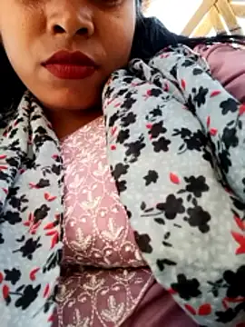 Snapshot of Queen_suman chatting on February 11, 9:47 am Queen suman online show from February 11, 9:47 am