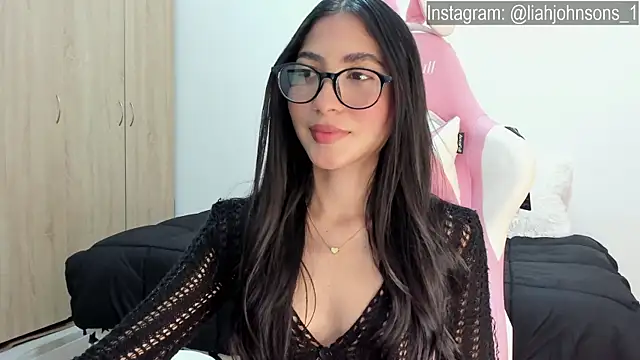 Snapshot of Sweetnaughtygirl_ chatting on February 6, 4:10 am Sweetnaughtygirl online show from February 6, 4:10 am