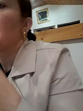 Snapshot of skayhot_ chatting on February 24, 12:25 pm skayhot online show from February 24, 12:25 pm