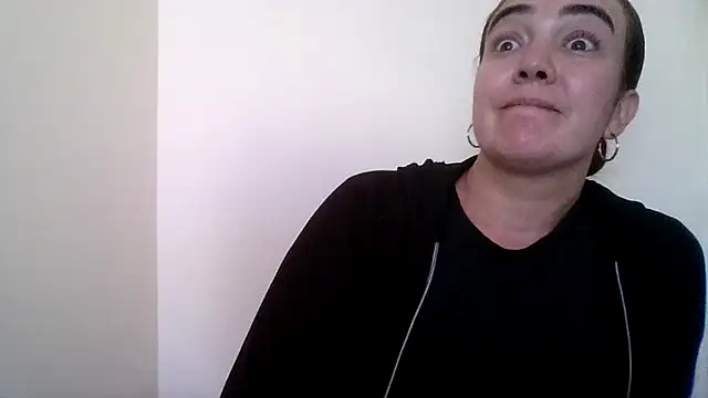 skayhot  online show from May 20, 1:39 pm