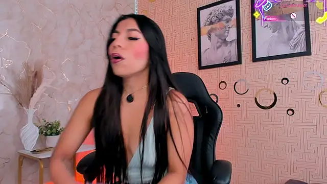 Snapshot of Mia_Gothzx chatting on February 21, 1:12 pm Mia Gothzx online show from February 21, 1:12 pm