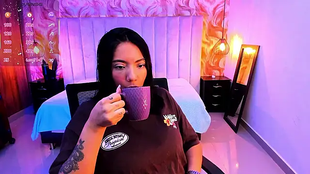 Snapshot of miichael_black chatting on March 11, 2:56 pm miichael black online show from March 11, 2:56 pm