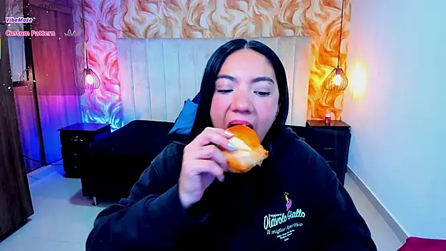 Snapshot of miichael_black chatting on March 31, 7:58 pm miichael black online show from March 31, 7:58 pm