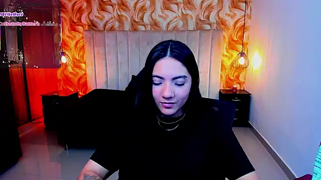 Snapshot of miichael_black chatting on April 2, 12:19 am miichael black online show from April 2, 12:19 am