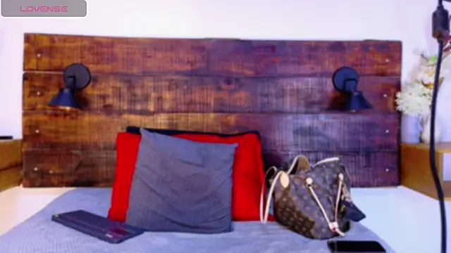 Snapshot of Celeste_sanz chatting on April 17, 10:07 am Celeste sanz online show from April 17, 10:07 am