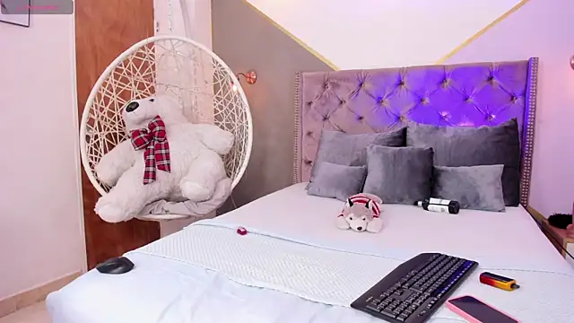 Snapshot of emily_daarell chatting on January 27, 10:06 pm emily daarell online show from January 27, 10:06 pm