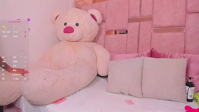 Snapshot of emily_daarell chatting on March 31, 8:42 pm emily daarell online show from March 31, 8:42 pm