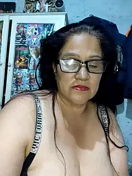 Snapshot of Edged_Hot69 chatting on March 27, 3:45 am Edged Hot69 online show from March 27, 3:45 am