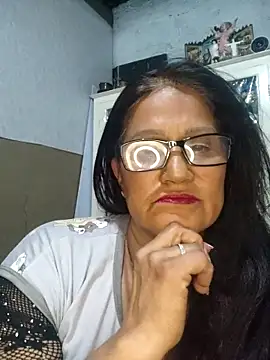 Edged Hot69 online show from June 5, 3:02 am