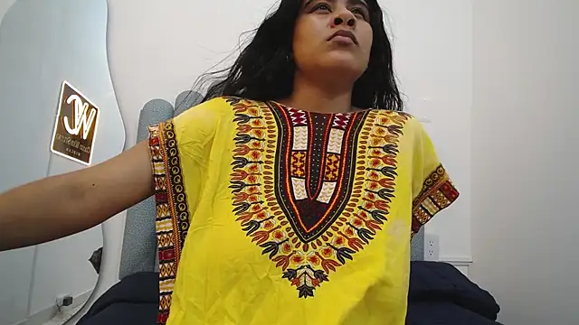 iniyalaboni online show from February 17, 9:30 pm