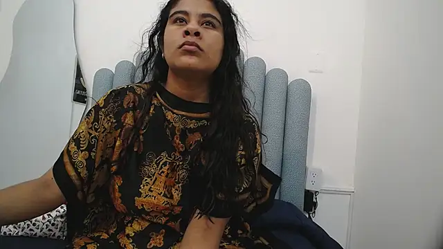 iniyalaboni online show from February 18, 1:55 pm