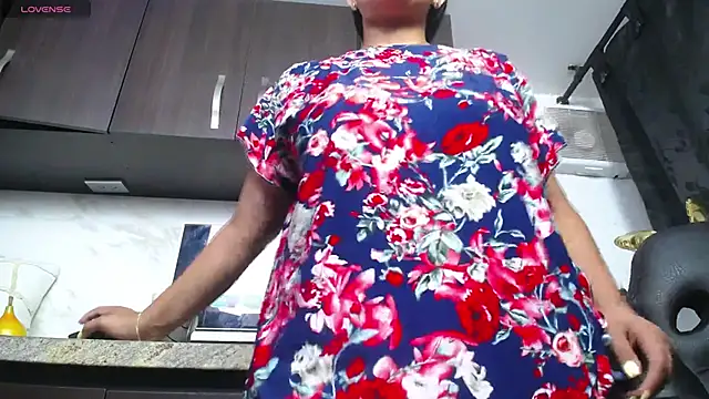 iniyalaboni online show from September 30, 8:14 pm