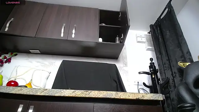 iniyalaboni online show from October 13, 8:20 pm