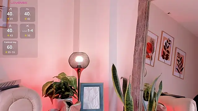 Snapshot of DahianaWalcott chatting on September 18, 4:53 pm DahianaWalcott online show from September 18, 4:53 pm