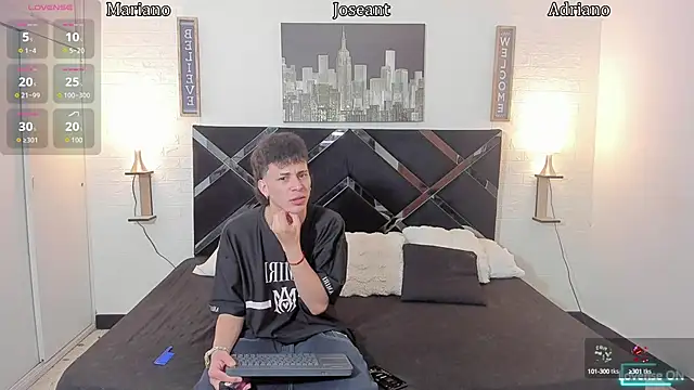 Snapshot of toyboys1 chatting on September 20, 3:07 am toyboys1 online show from September 20, 3:07 am