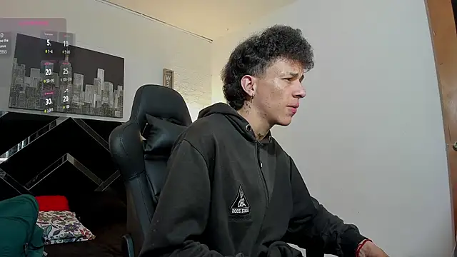 Snapshot of toyboys1 chatting on October 6, 2:53 am toyboys1 online show from October 6, 2:53 am