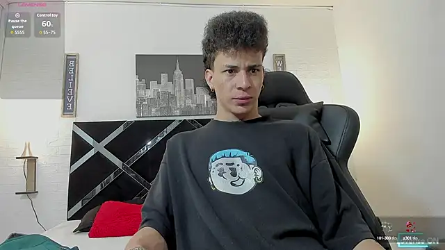 Snapshot of toyboys1 chatting on October 7, 3:25 am toyboys1 online show from October 7, 3:25 am