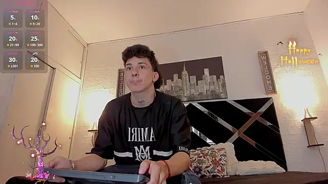 Snapshot of toyboys1 chatting on October 11, 3:06 am toyboys1 online show from October 11, 3:06 am