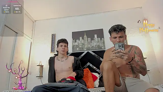 Snapshot of toyboys1 chatting on October 16, 4:13 am toyboys1 online show from October 16, 4:13 am