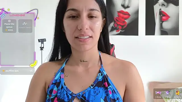 tammyandrade  online show from May 15, 1:40 pm
