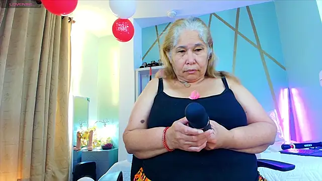 girl amada online show from September 19, 3:52 am