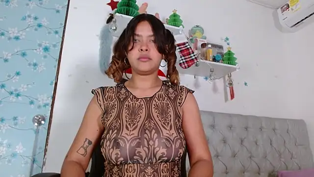 Snapshot of miss_valery2 chatting on January 5, 12:09 am miss valery2 online show from January 5, 12:09 am