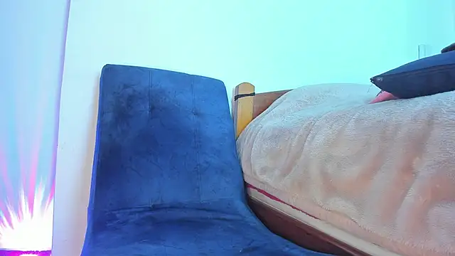 emiily15   online show from March 14, 8:28 pm