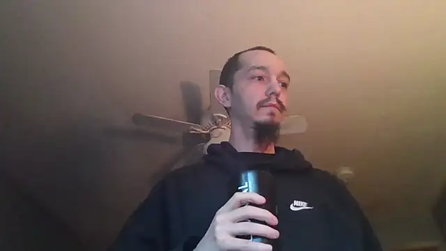 Snapshot of VanceFontaine chatting on February 8, 10:19 pm VanceFontaine online show from February 8, 10:19 pm
