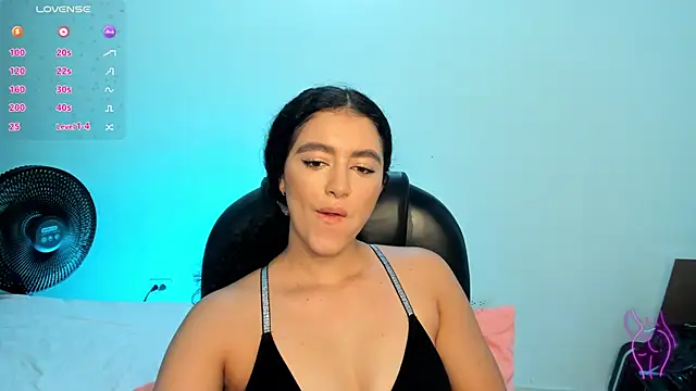 Snapshot of Adhara-zanne chatting on June 20, 9:12 am Adhara-zanne online show from June 20, 9:12 am