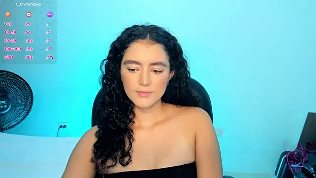 Snapshot of Adhara-zanne chatting on June 21, 10:45 pm Adhara-zanne online show from June 21, 10:45 pm