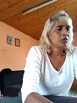 Snapshot of Goodgirlsue_77 chatting on February 11, 1:51 pm Goodgirlsue 77 online show from February 11, 1:51 pm