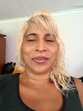 Snapshot of Goodgirlsue_77 chatting on March 21, 12:50 pm Goodgirlsue 77 online show from March 21, 12:50 pm