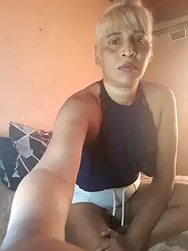 Snapshot of Goodgirlsue_77 chatting on October 25, 5:26 am Goodgirlsue 77 online show from October 25, 5:26 am