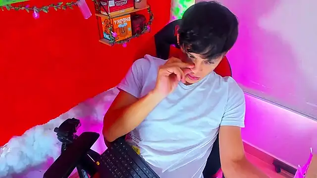 LilOwen  online show from September 20, 7:15 pm