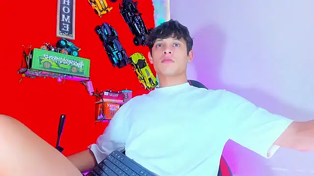 LilOwen  online show from October 15, 7:03 pm