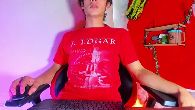 Snapshot of LilOwen_ chatting on April 16, 5:58 pm LilOwen online show from April 16, 5:58 pm