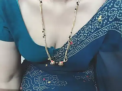 Snapshot of sunitha-3 chatting on September 18, 6:04 am sunitha-3 online show from September 18, 6:04 am