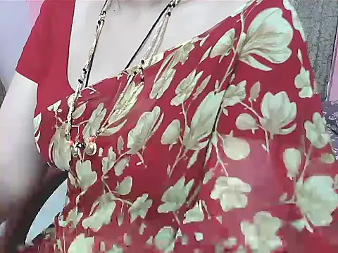 Snapshot of sunitha-3 chatting on October 5, 6:06 pm sunitha-3 online show from October 5, 6:06 pm