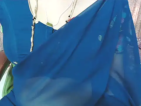 Snapshot of sunitha-3 chatting on October 26, 7:03 am sunitha-3 online show from October 26, 7:03 am