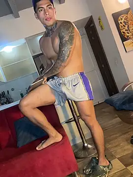 Snapshot of Dominiofit chatting on September 27, 12:15 am Dominiofit online show from September 27, 12:15 am